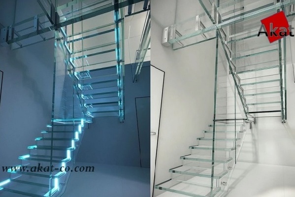 پله معلق با دیواره های شیشه ای